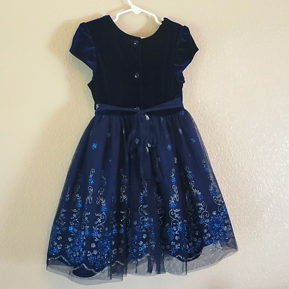 Girl's Dress - Picture 5 of 6